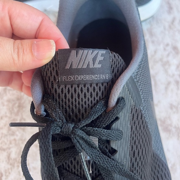 Nike Men’s Flex Experience RN 6 Size 13 - Picture 2 of 8